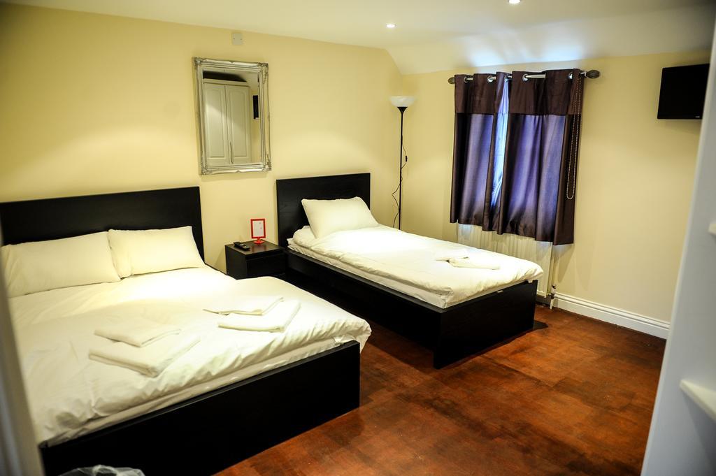 The Greyhound Cottage Chigwell Exterior foto