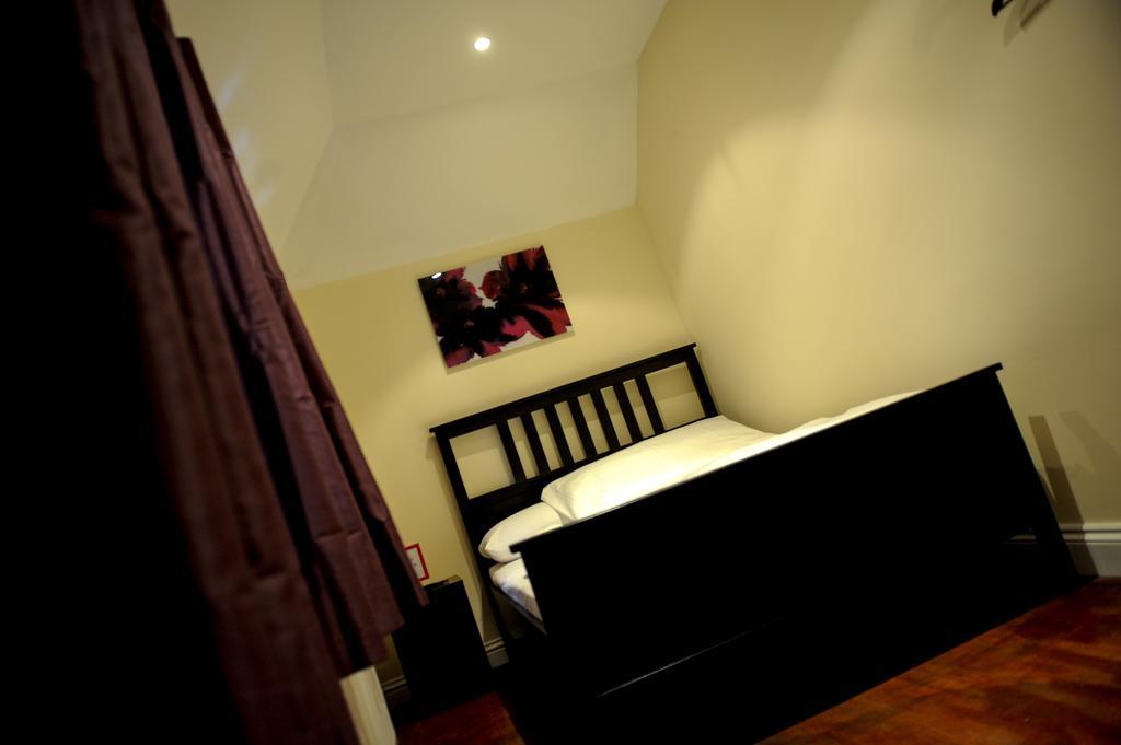 The Greyhound Cottage Chigwell Exterior foto