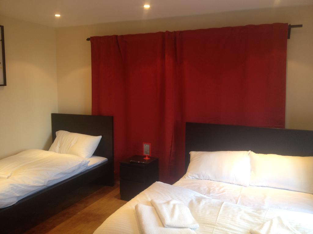 The Greyhound Cottage Chigwell Exterior foto