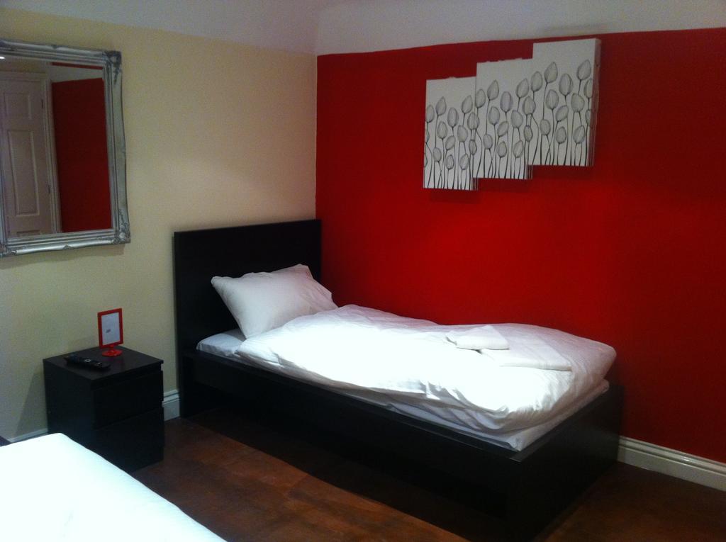 The Greyhound Cottage Chigwell Quarto foto