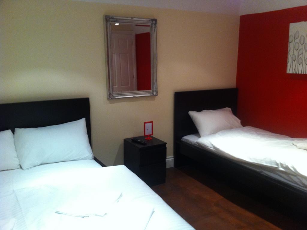 The Greyhound Cottage Chigwell Quarto foto